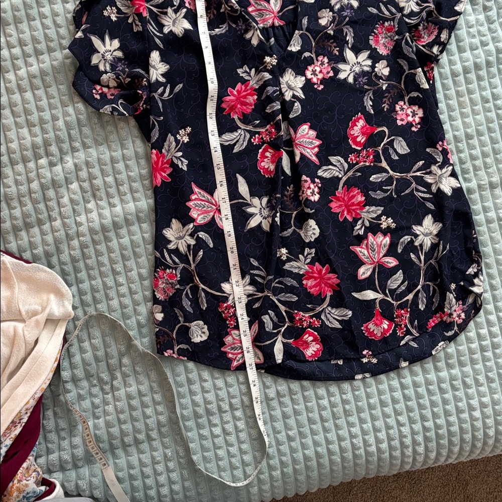 Daniel Rainn Navy Floral V-Neck Short Sleeve Blouse with Pink & White Flowers - Picture 9 of 10